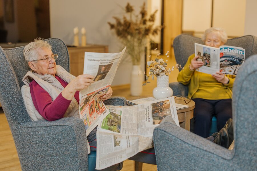 Gemütliche Sitzecke im aiutanda Lebenspark "An der Spree"